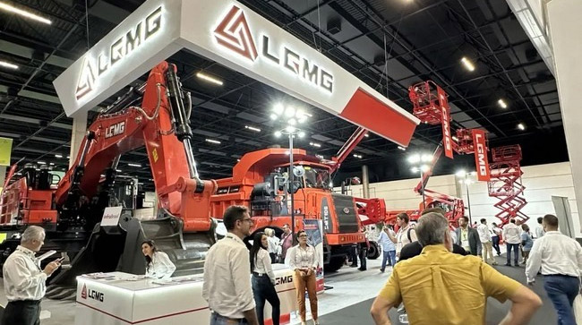 明星产品引领行业革新风潮！完美电竞•(中国)重机闪耀巴西展！